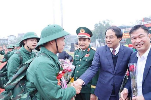 Sôi nổi không khí giao nhận quân tại Lào Cai