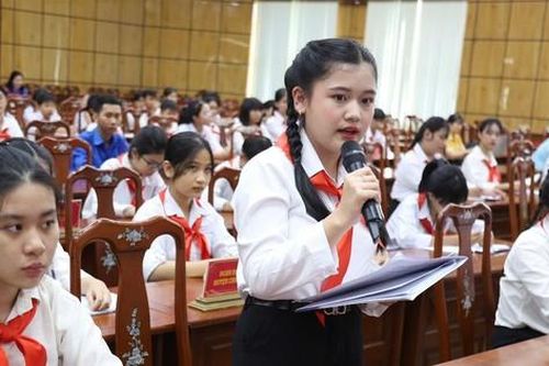 Trẻ em Trà Vinh vào vai đại biểu hội đồng nhân dân tỉnh chất vấn