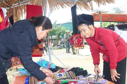 Khám phá chợ phiên vùng tái định cư Thanh Chương