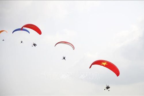 Trên 30 phi công trong và ngoài nước tranh tài tại Giải dù lượn 'Hạ cánh tinh hoa'