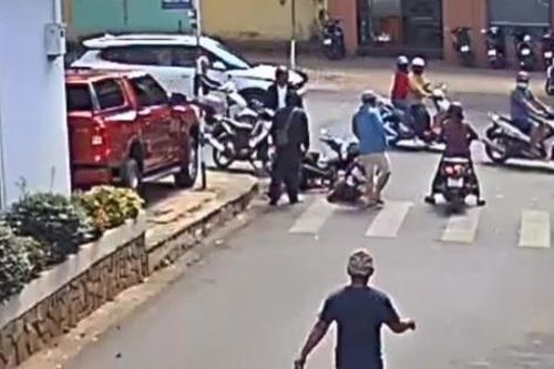 Xác minh danh tính 2 thanh niên đánh người thương tích sau va chạm giao thông