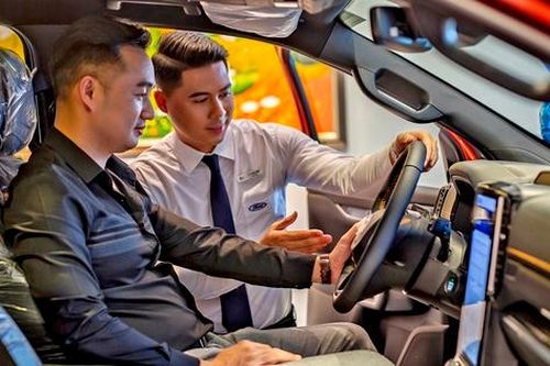 Đại lý ô tô chạy đua giảm giá, khuyến mãi