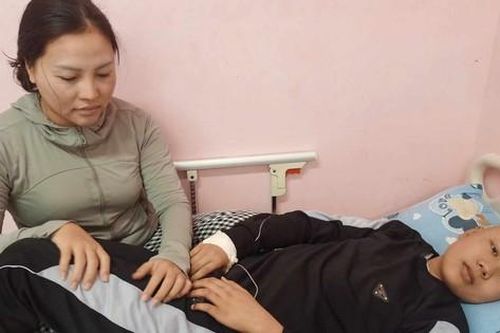 Người phụ nữ đơn thân chăm con bị ung thư xương được độc giả giúp đỡ hơn 100 triệu đồng