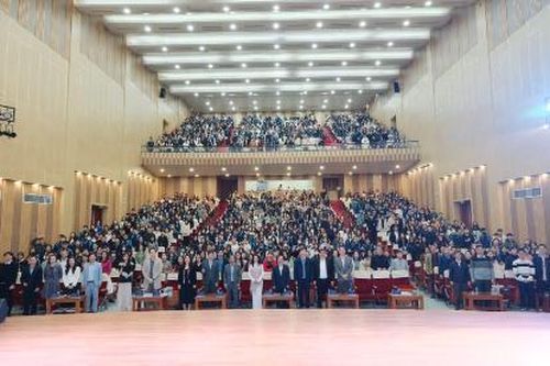 Sinh viên Trường Đại học Sư phạm Hà Nội hưởng ứng chuyển đổi số trong giáo dục nhờ Blockchain và AI