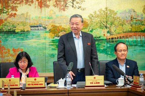 'Nếu chỉ lựa chọn công nghệ, máy móc giá rẻ chúng ta sẽ trở thành bãi rác công nghệ'