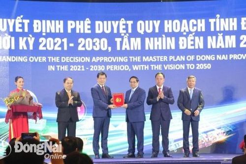 Điểm tin '5 phút biết hết' sáng 15-2: 13 lãnh đạo cấp huyện, cấp phòng Công an Đồng Nai tình nguyện xin nghỉ công tác trước tuổi