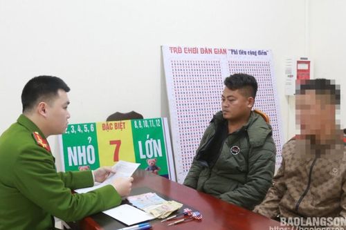Công an phường Chi Lăng phát hiện một đối tượng tổ chức đánh bạc dưới hình thức ném phi tiêu ăn tiền tại lễ hội Chùa Tiên