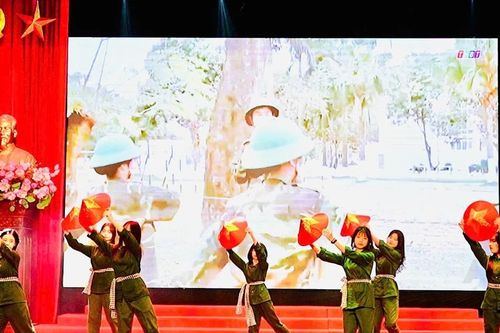 Nhiều địa phương trong tỉnh tổ chức đêm giao lưu văn nghệ tiễn tân binh lên đường nhập ngũ năm 2025