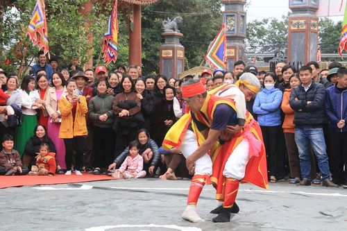 Lưu giữ truyền thống qua lễ hội làng