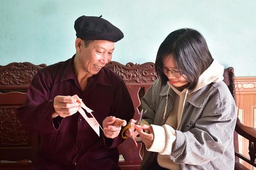 Vai trò của người có uy tín trong giữ gìn bản sắc văn hóa