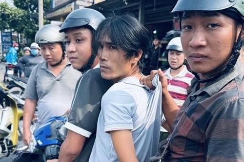 Đội An ninh trật tự cơ sở bắt nóng 3 tên trộm xe máy tháo chạy trên QL1
