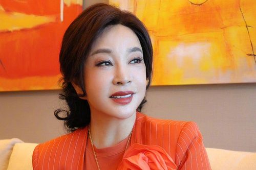 Sao Hoa ngữ 15/2: Lưu Hiểu Khánh gây tranh cãi vì khuyên fan không nên ăn chay