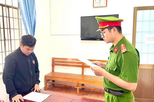Tông 2 cha con thương vong, tài xế xe tải bỏ trốn