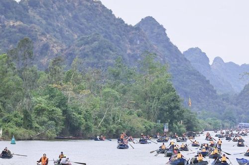 Mùa lễ hội bình yên