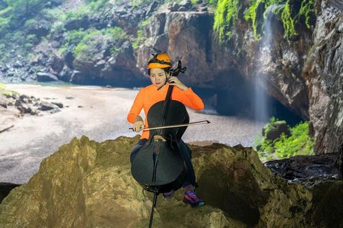Sơn Đoòng đẹp kỳ vĩ trong MV 'Quảng Bình quê ta ơi' của nghệ sĩ cello Hà Miên