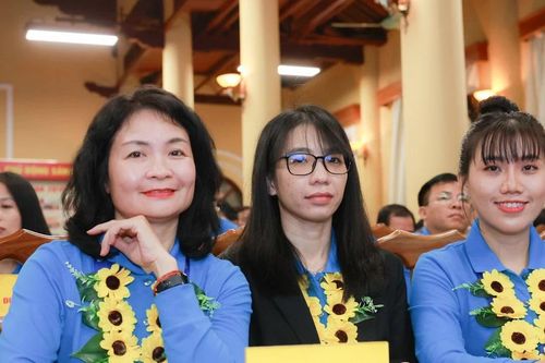 Làm sao để có nhiều công nhân vào Đảng?