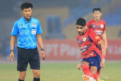 'Sếp' Ban trọng tài VFF: Tôi tin VAR hoàn toàn chính xác