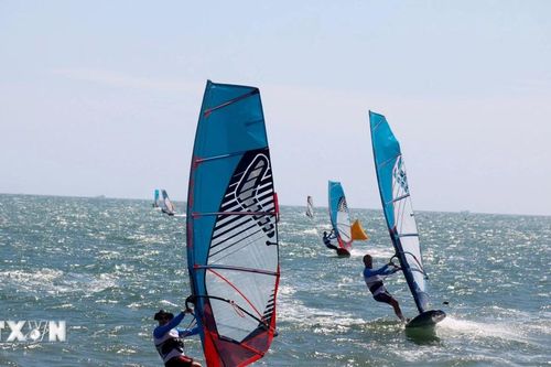 Sôi động với Giải Lướt ván buồm quốc tế Fun Cup 2025