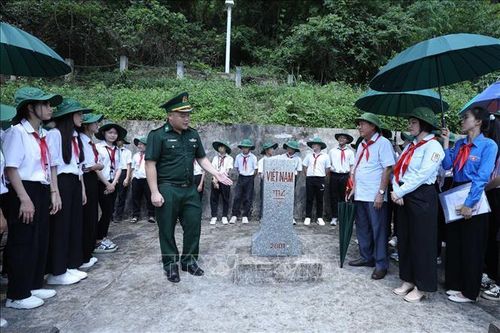 Vùng đất biên cương 'hồi sinh'