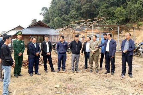 Quyết tâm mang điện về bản vùng cao, để người dân 'an cư, lạc nghiệp'