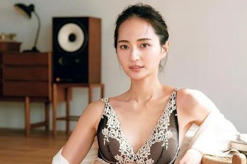 Nữ diễn viên nổi tiếng ly hôn chỉ sau 1 năm tổ chức đám cưới
