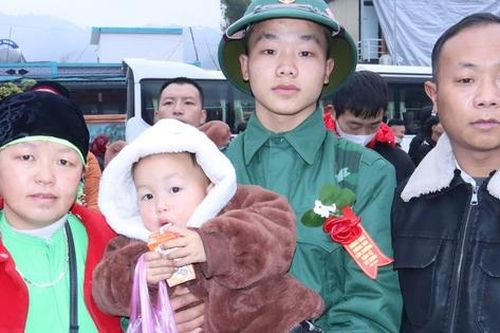 Hà Giang: 67/92 tân binh ở Đồng Văn nhập ngũ năm 2025 là đảng viên