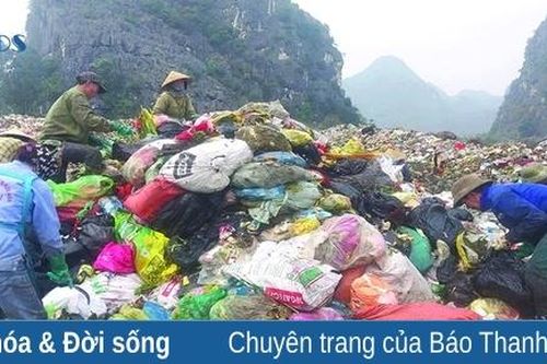 Trên 'cánh đồng rác'...
