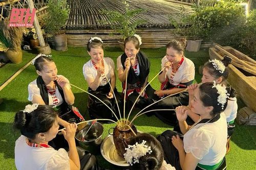 Quan Hóa - vùng đất giàu tiềm năng phát triển 'ngành công nghiệp không khói' (Bài 1): Điểm đến hấp dẫn của du lịch cộng đồng, du lịch khám phá trải nghiệm