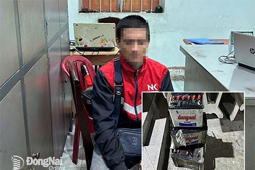 Bắt đối tượng tháo trộm bình ắc quy xe tải đậu bên đường