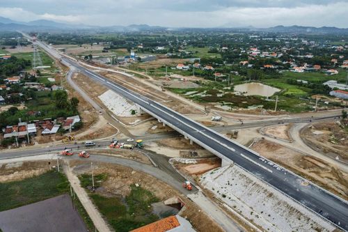 Huy động mọi nguồn lực cho tăng trưởng