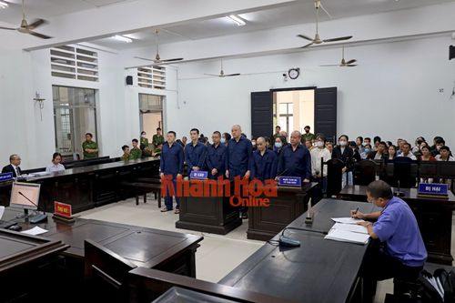 Xét xử vụ án tổ chức cho người nước ngoài đánh bạc