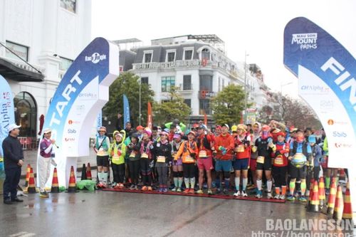 Trên 1.000 vận động viên tham gia Giải chạy Mẫu Sơn Mount Paths năm 2025