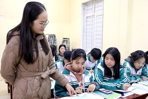 Nữ thủ khoa đến từ... trường huyện