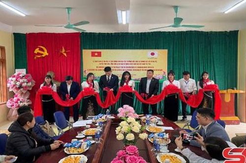 Bàn giao khu bán trú Trường Tiểu học & THCS Đá Đỏ