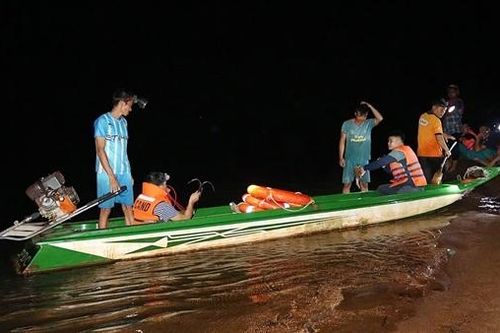 Mất mạng vì vác bao đá bơi qua sông Đồng Nai