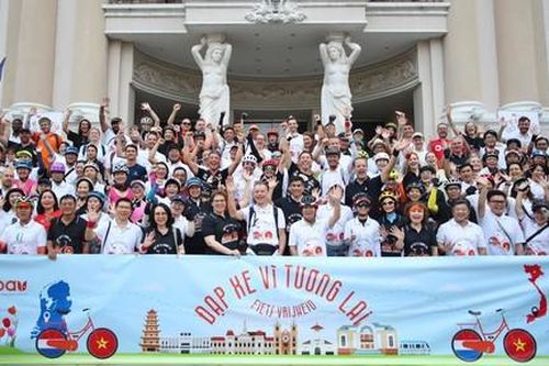 Hơn 400 người tham gia 'Đạp xe vì tương lai' lan tỏa thông điệp giao thông bền vững tại TPHCM