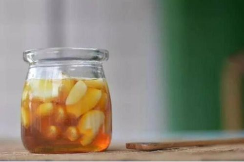 Công dụng bất ngờ của tỏi ngâm mật ong