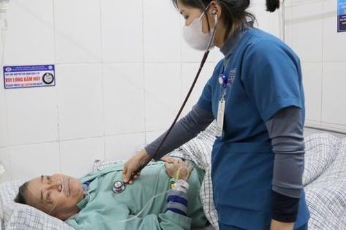Người đàn ông ở Vĩnh Phúc mắc bệnh tiểu đường suy hô hấp, tổn thương phổi vì biến chứng cúm A