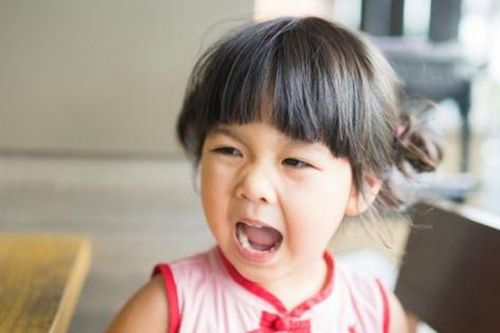 Tiến sĩ Harvard chỉ rõ: 3 câu nói cửa miệng của cha mẹ khiến con trở thành người có EQ thấp đáng báo động, mong bạn không nằm trong số này