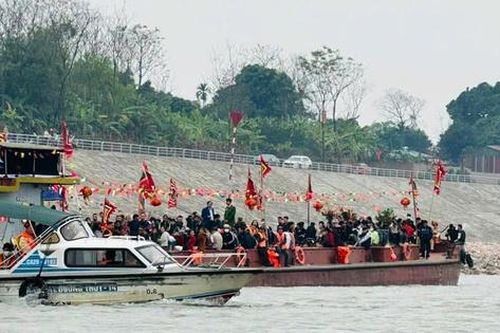 Mùa lễ hội trên sông nước, Hà Nội làm gì để đảm bảo an toàn?