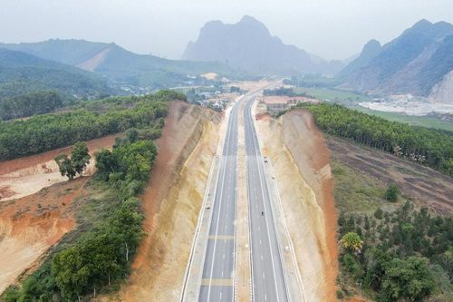 Ngắm tuyến đường gần 1.200 tỷ đồng nối cao tốc với 'Hạ Long trên cạn' ở xứ Thanh