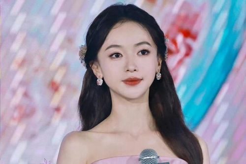 Ngô Cẩn Ngôn sinh con đầu lòng