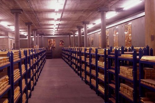 Vì sao 8.000 thỏi vàng rời Anh qua Mỹ