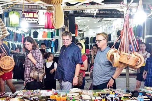 Tổ chức mùa lễ hội vui tươi, văn minh và an toàn