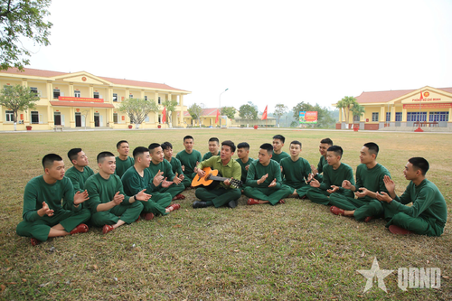 Ngày nghỉ đầu tiên của chiến sĩ mới