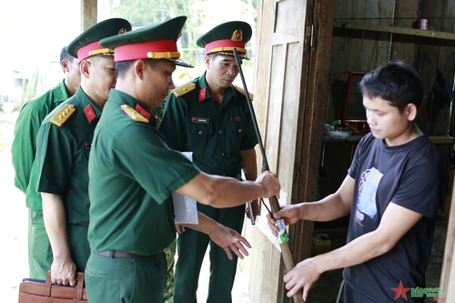 Phổ biến, giáo dục pháp luật về quản lý, sử dụng vũ khí, vật liệu nổ