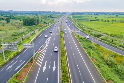Bổ sung nguồn lực để phát triển mạng lưới cao tốc