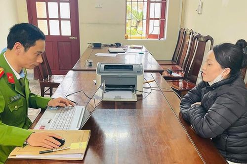 Cắm 'dế' rồi 'mổ' luôn heo đất