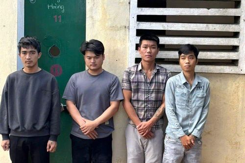 Bị tóm cả 'ổ'