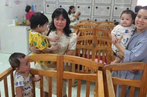 Nối bước cha làm thiện nguyện